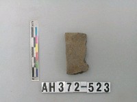 藏品(灰褐色夾砂陶口緣)的圖片